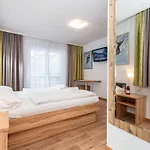 Hollin By We Rent, Jokercard Included *