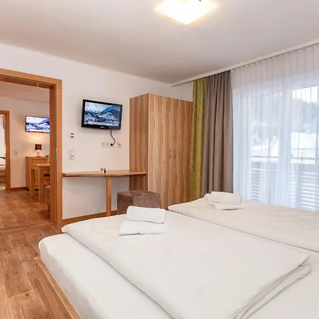 Апартаменты Hollin By We Rent, Jokercard Included