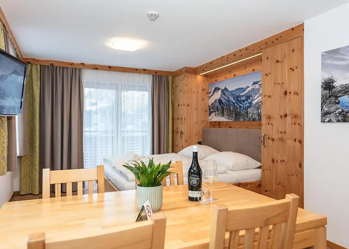 Апартаменты Hollin By We Rent, Jokercard Included