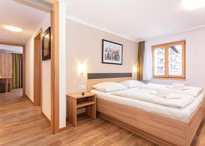 Hollin By We Rent, Jokercard Included *