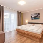 Lägenhet Hollin By We Rent, Jokercard Included