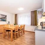 Hollin By We Rent, Jokercard Included Lägenhet