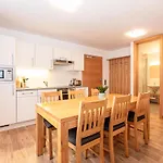 Apartment Hollin By We Rent, Jokercard Included