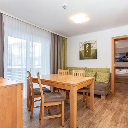 Hollin By We Rent, Jokercard Included Apartment