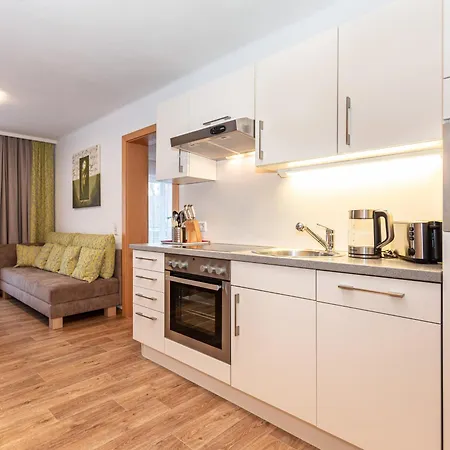 Hollin By We Rent
