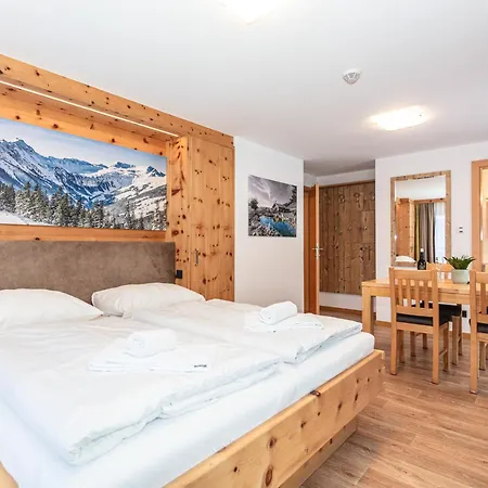 Hollin By We Rent Apartment