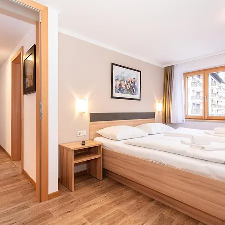 Hollin By We Rent, Jokercard Included *